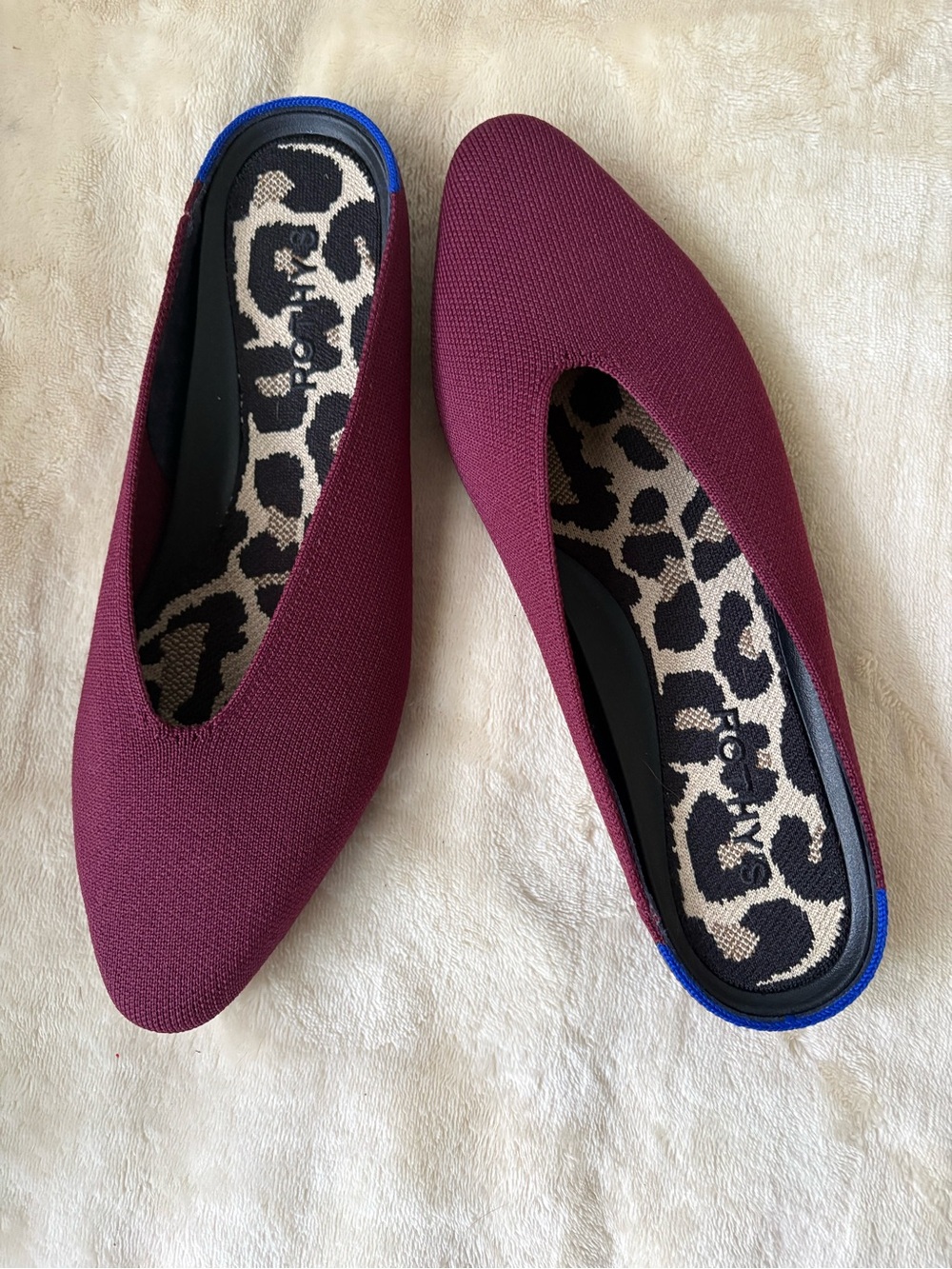 Rothy’s Almond Demi In Black Cherry• Size 8 Like new🔥
